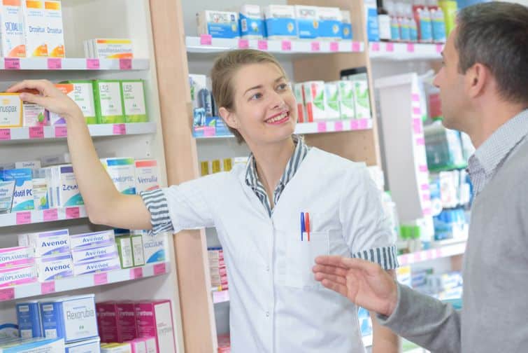 What Does A Pharmacy Assistant Do?